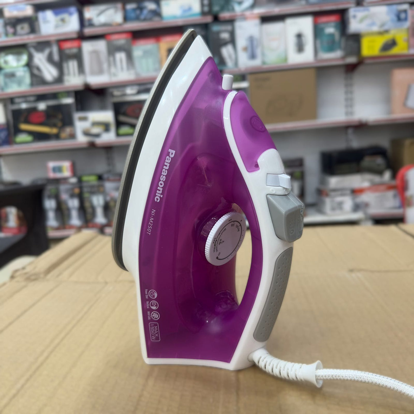Panasonic Light & Easy Steam Iron NI-M250T