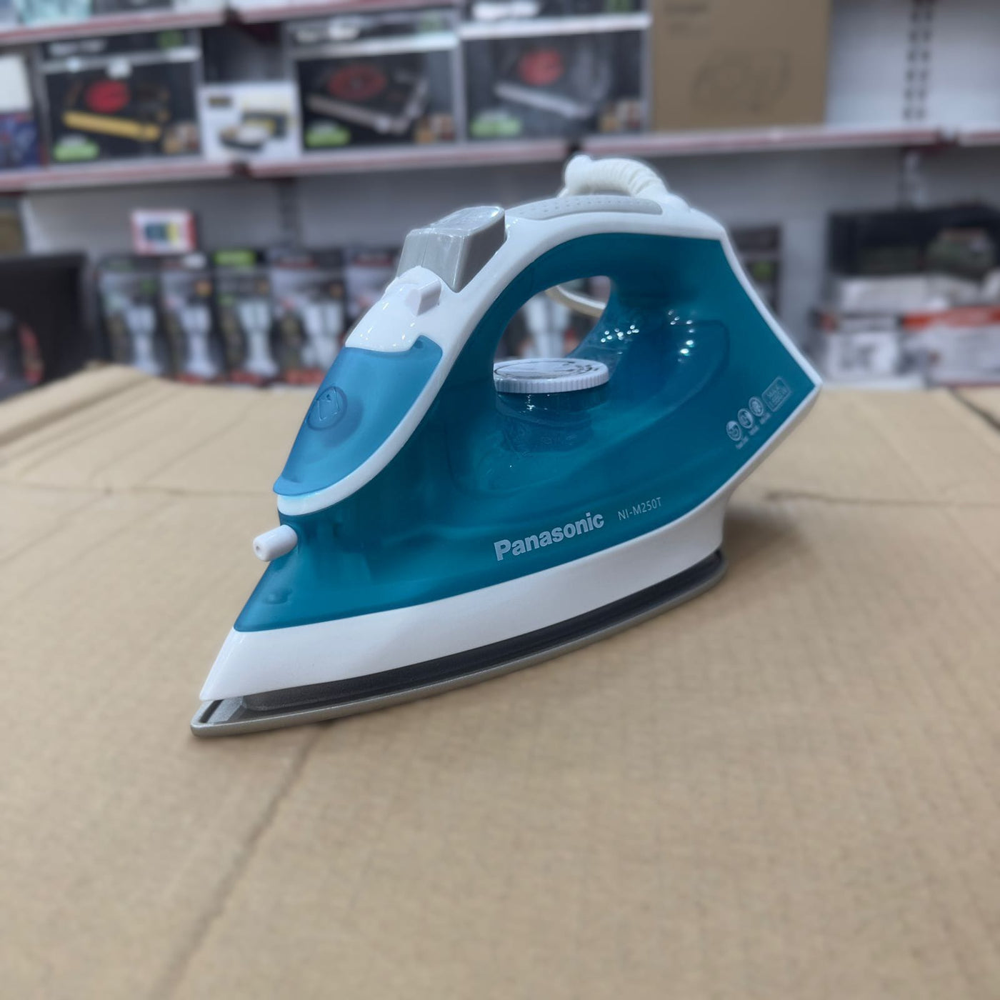 Panasonic Light & Easy Steam Iron NI-M250T