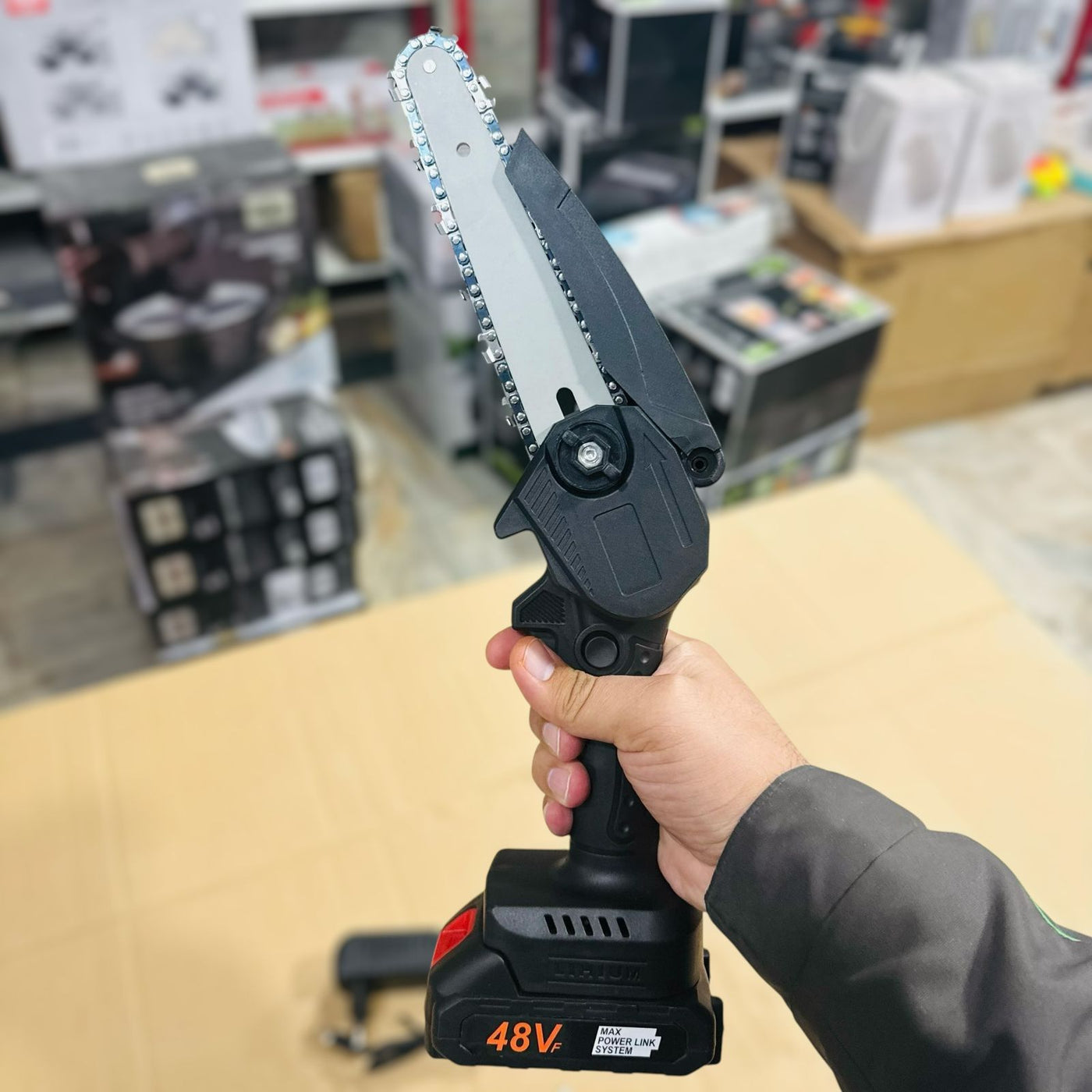 Imported Rechargeable Handheld Mini Electric Chainsaw