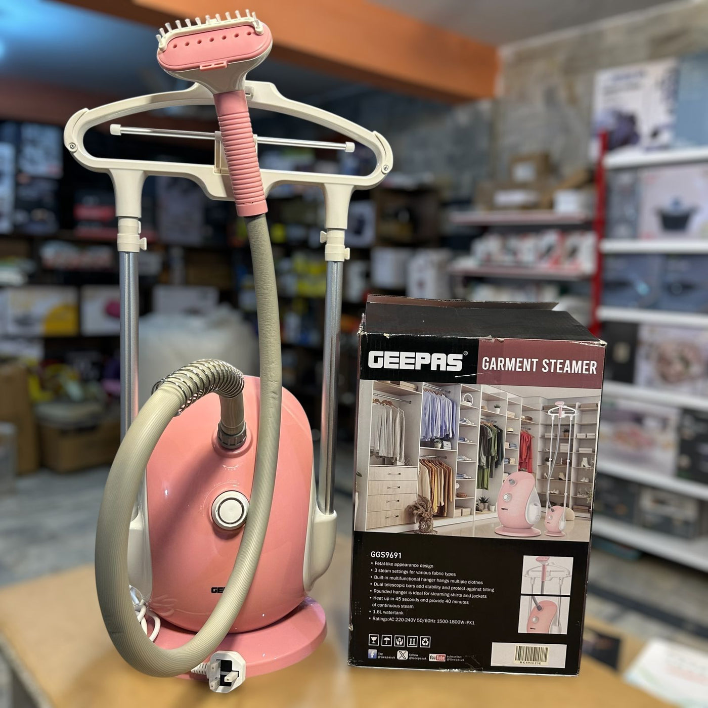GEEPAS Petal GARMENT STEAMER 9691