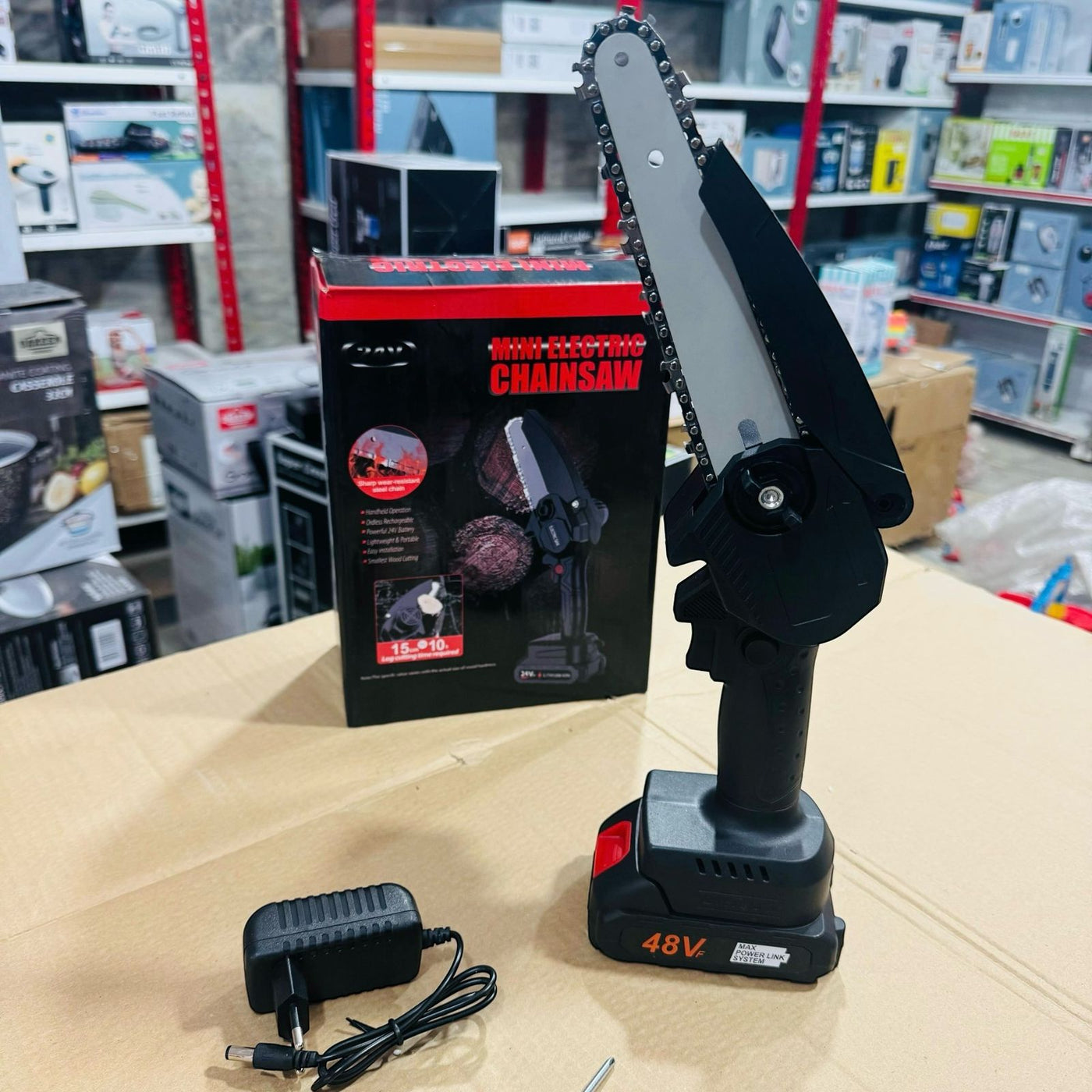 Imported Rechargeable Handheld Mini Electric Chainsaw