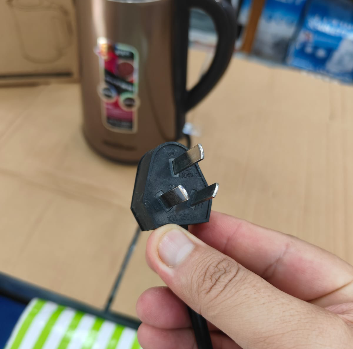 NIIDES Heating Stones Electric Kettle KM-701