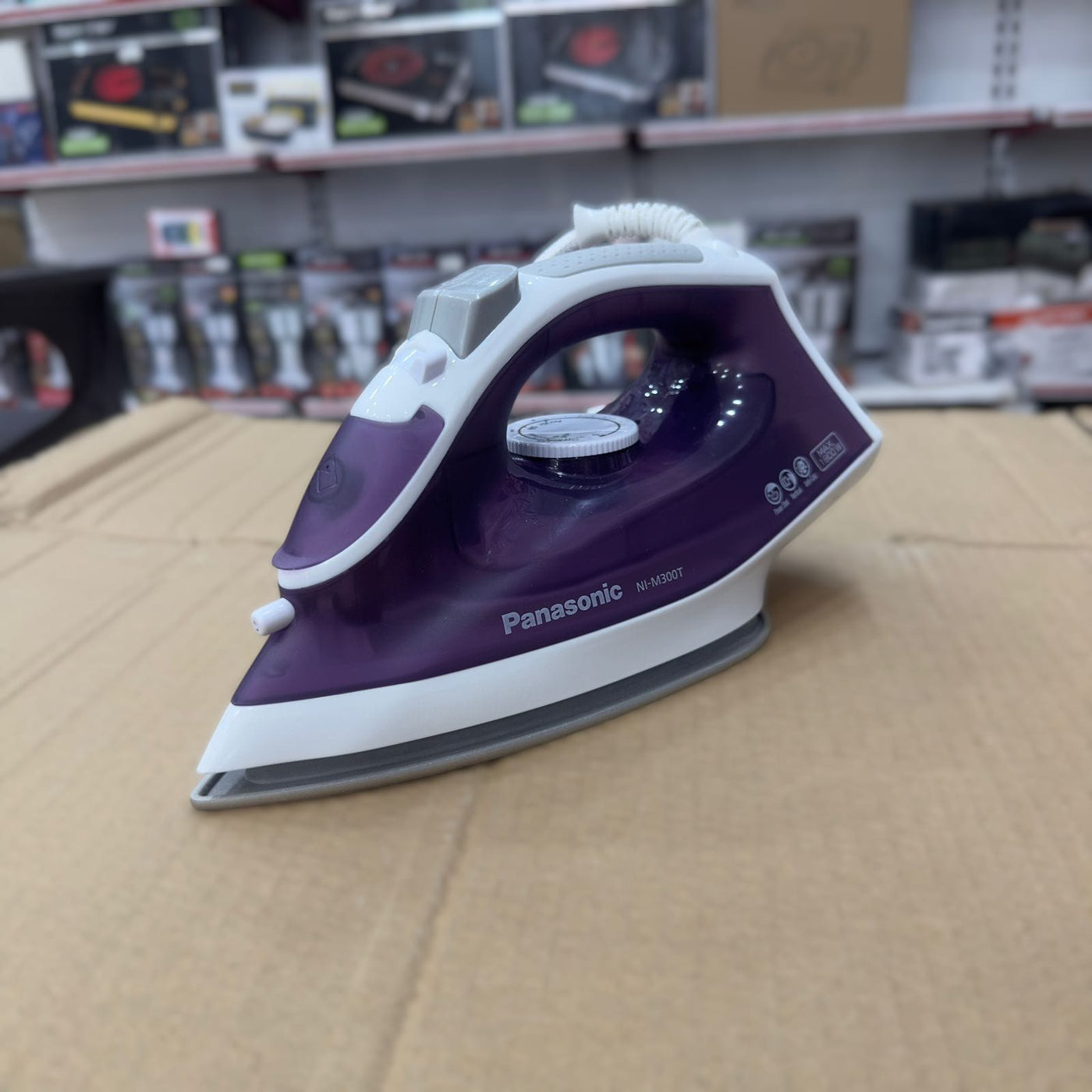 Panasonic Light & Easy Steam Iron NI-M250T