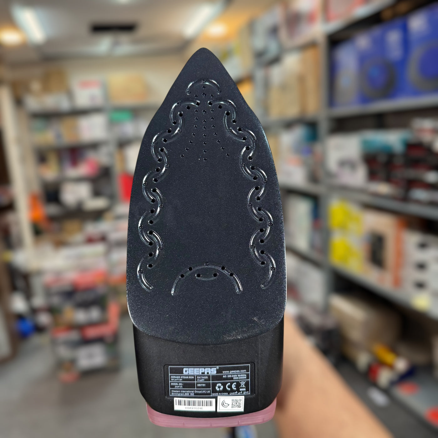 Geepas Ceramic Steam Iron - 17791