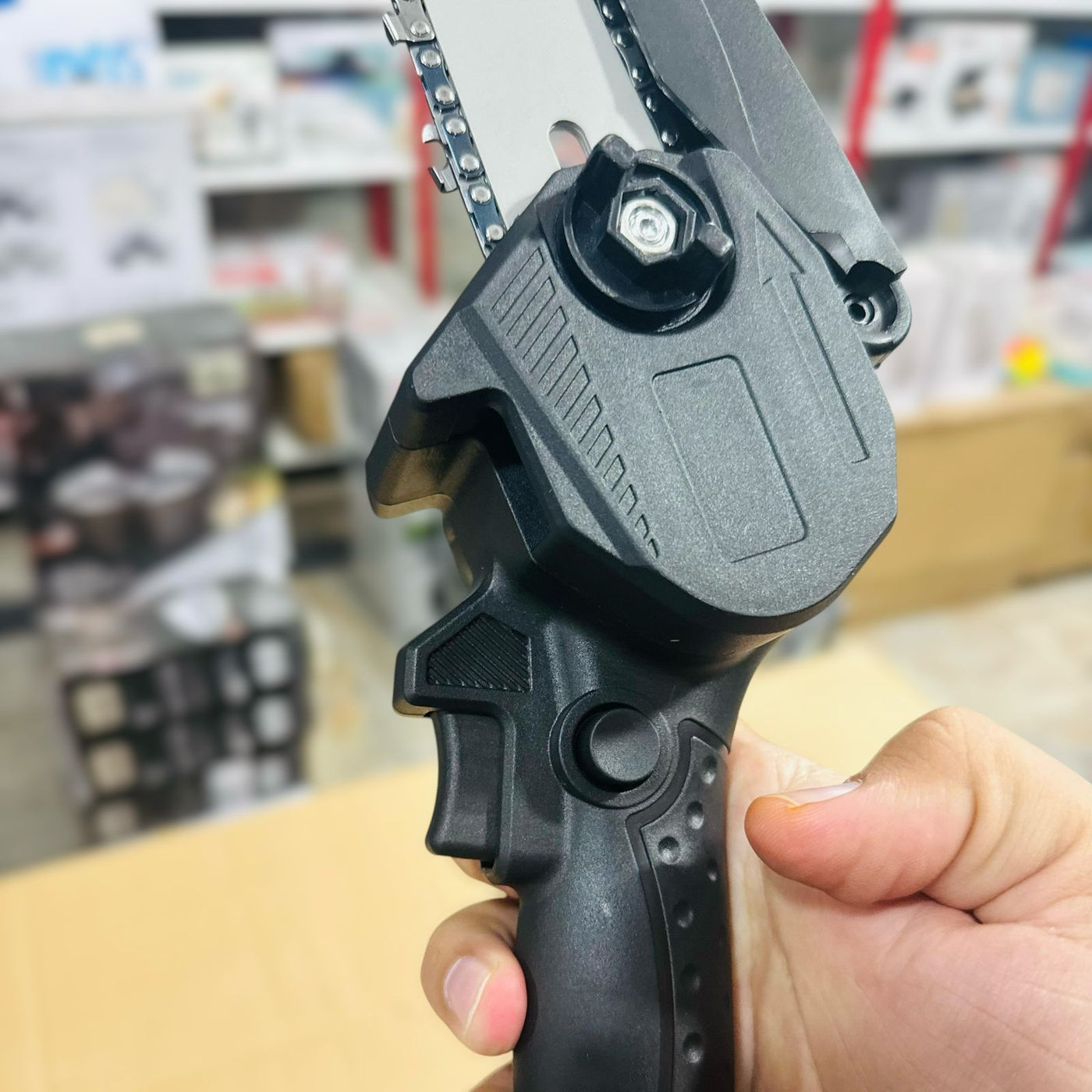 Imported Rechargeable Handheld Mini Electric Chainsaw