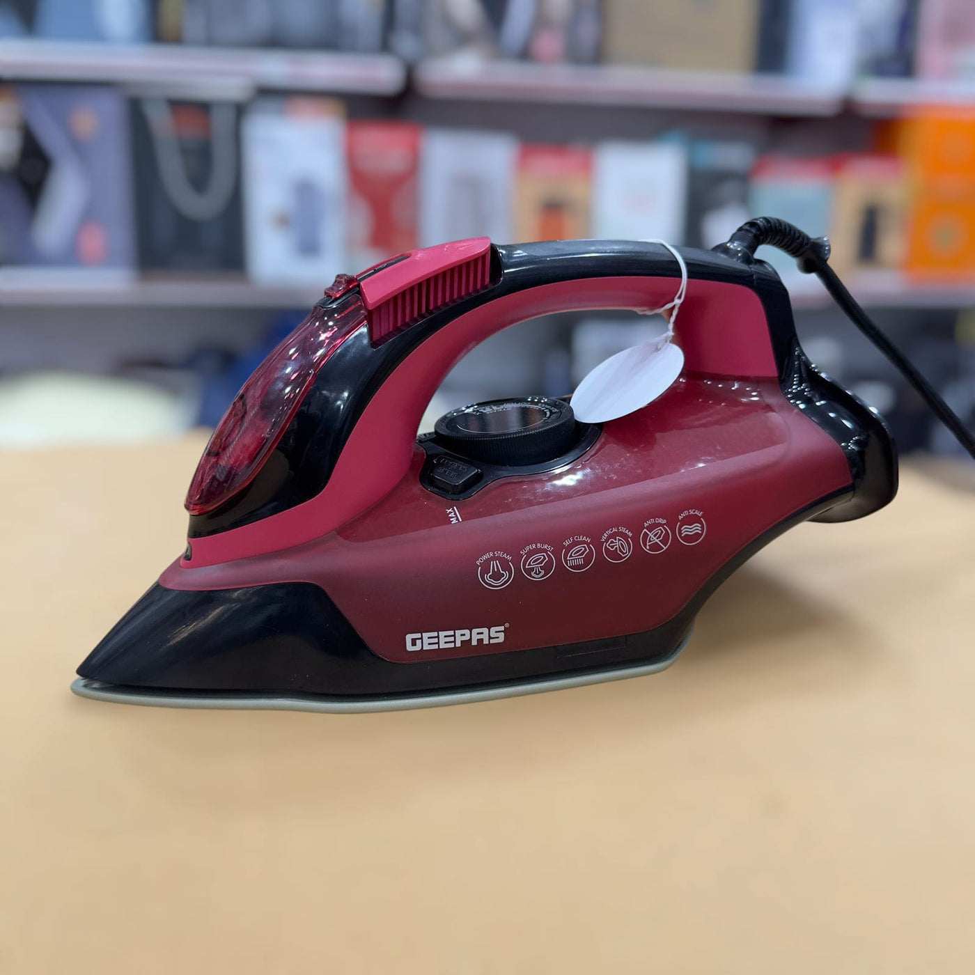 GEEPAS 3100W Ceramic Steam Iron-24026