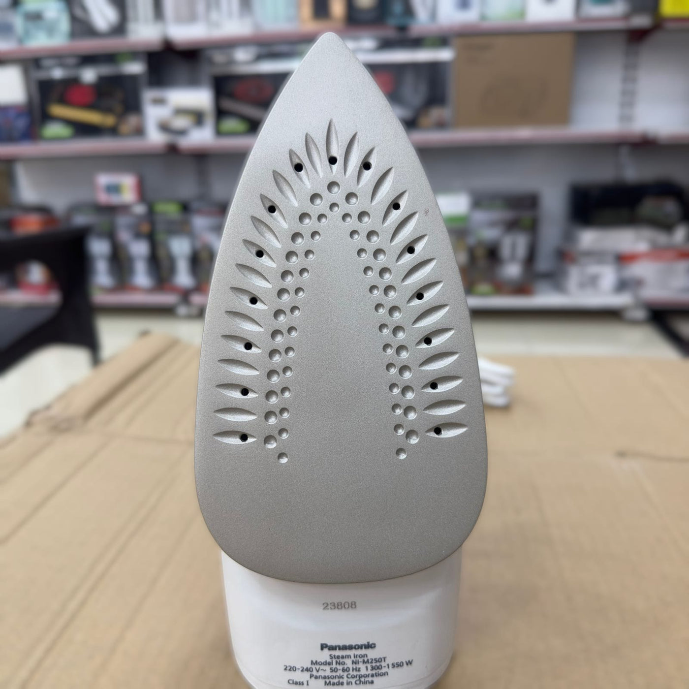 Panasonic Light & Easy Steam Iron NI-M250T