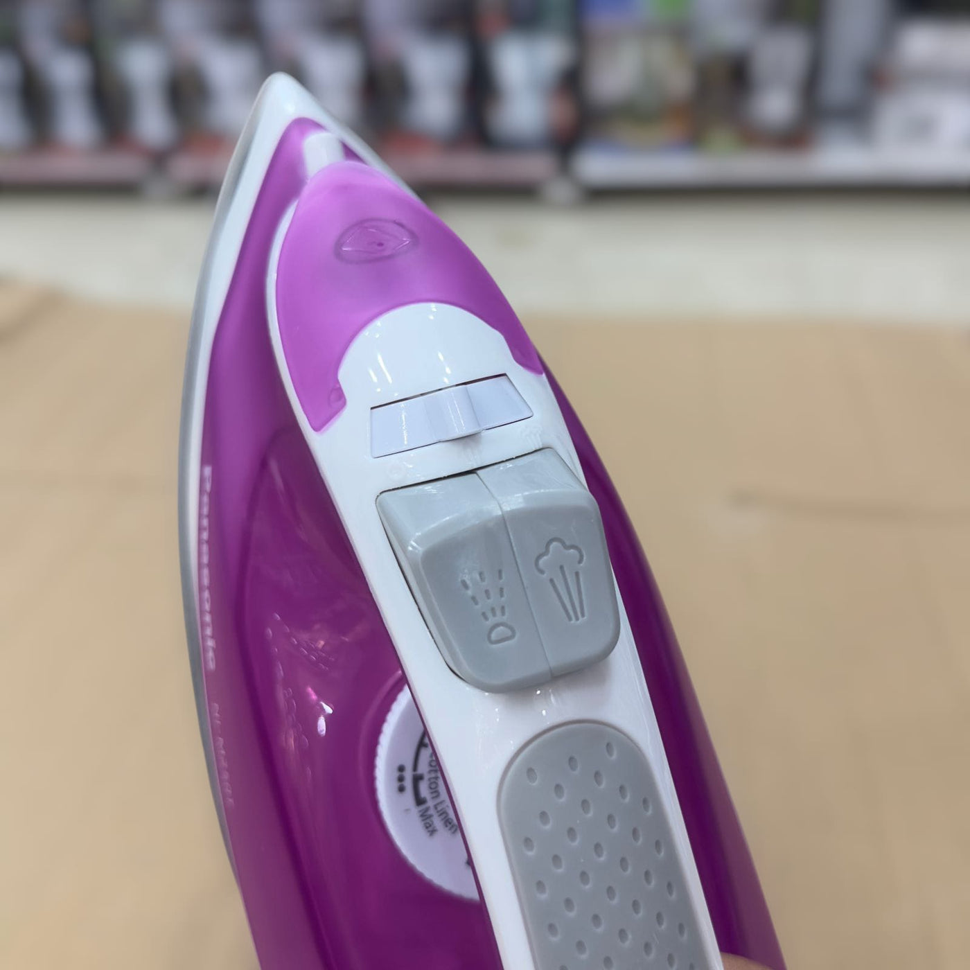 Panasonic Light & Easy Steam Iron NI-M250T