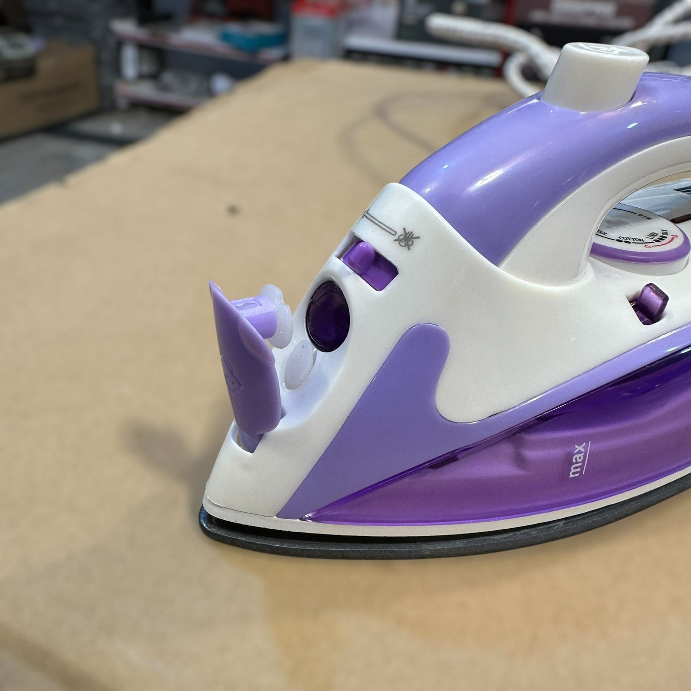 Geepas Travel Iron 7805