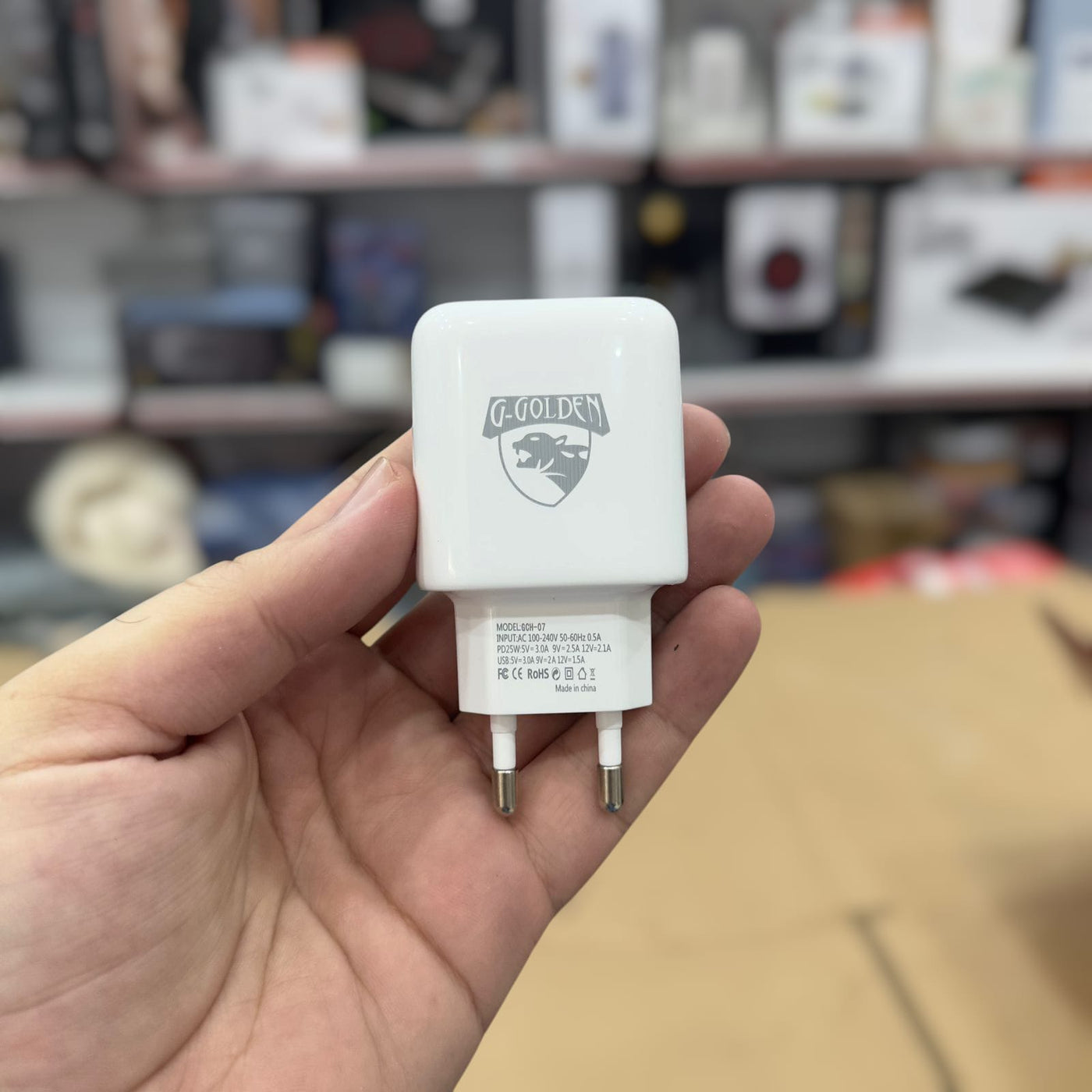 Golden 25W Travel Charger with 1M Data Cable