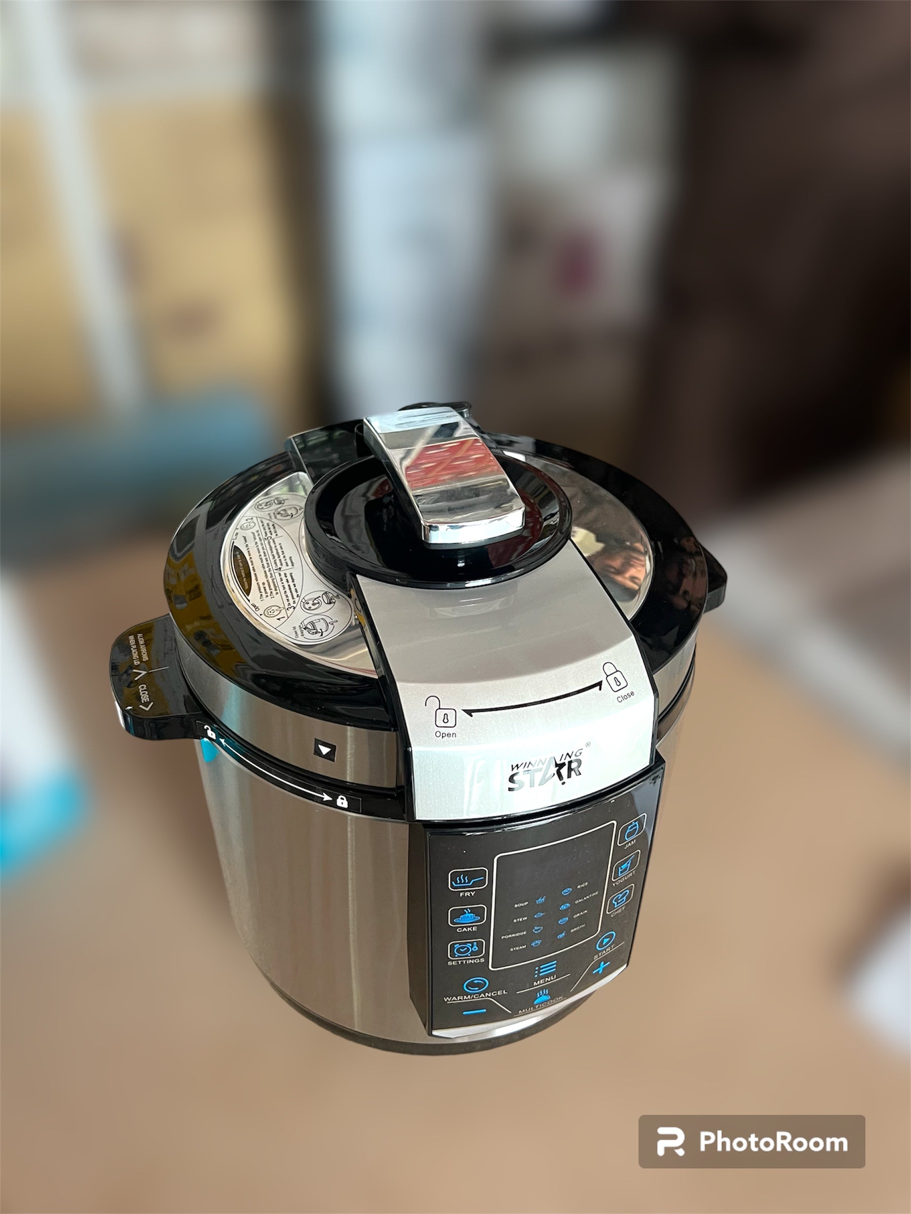 High Quality Digital Tech Display 6Litre Pressure Cooker