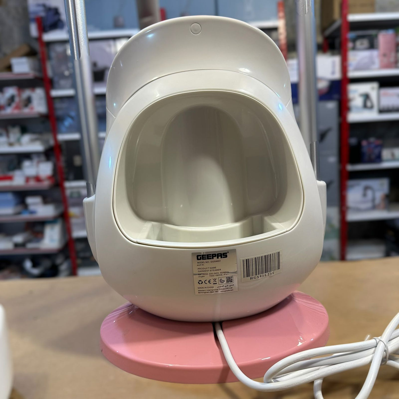 GEEPAS Petal GARMENT STEAMER 9691