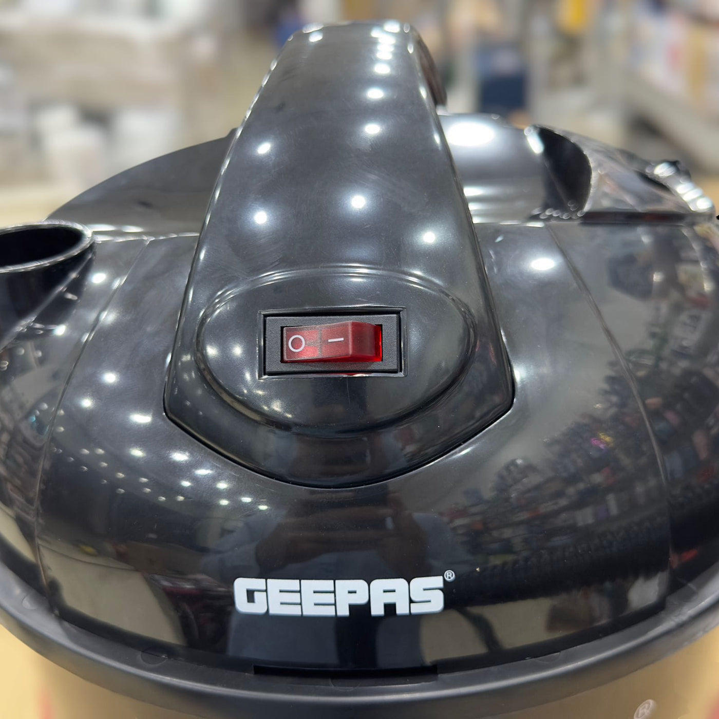 Geepas 2 in 1 Vacuum Cleaner 25L 19064