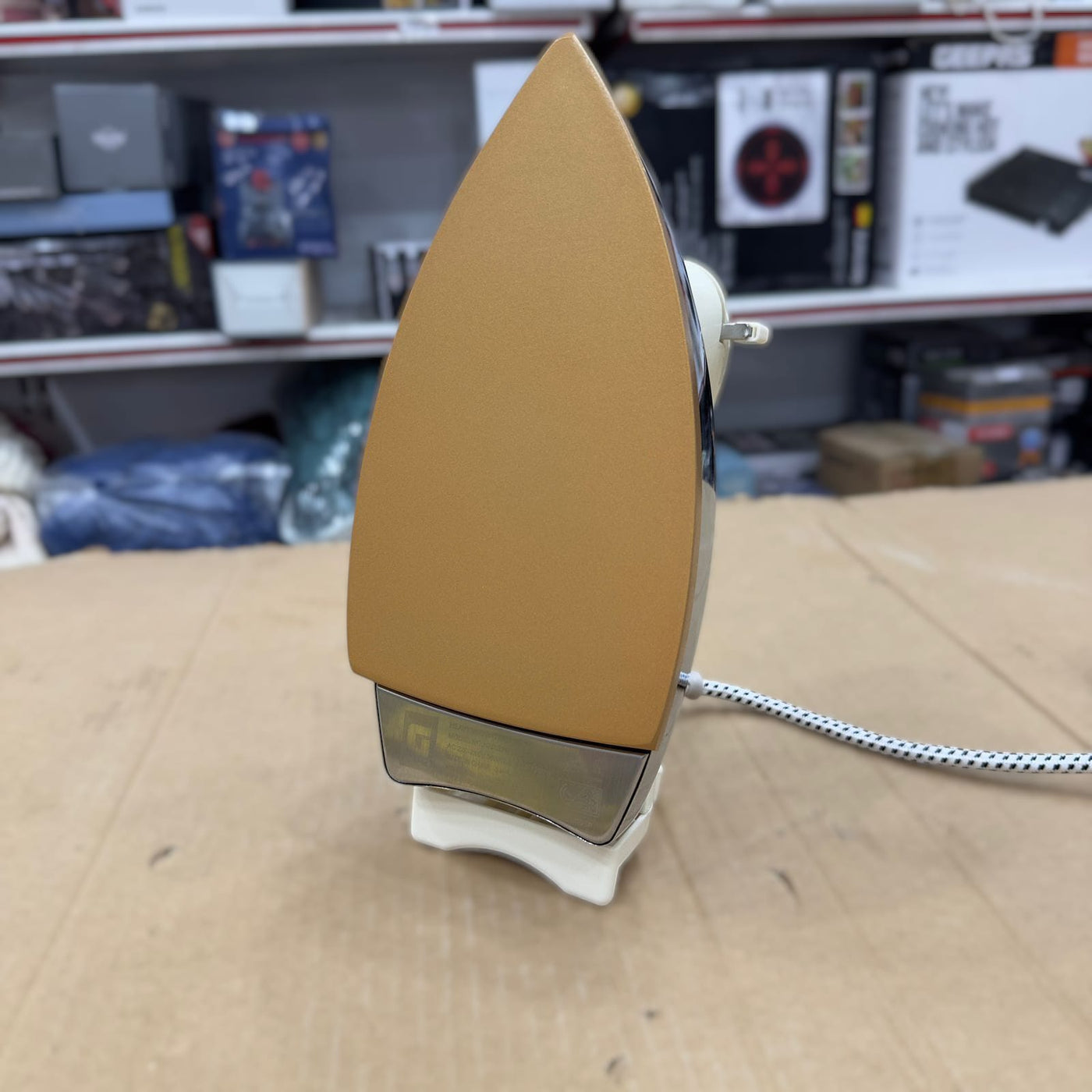 Geepas Heavy Weight Dry Iron 7080P