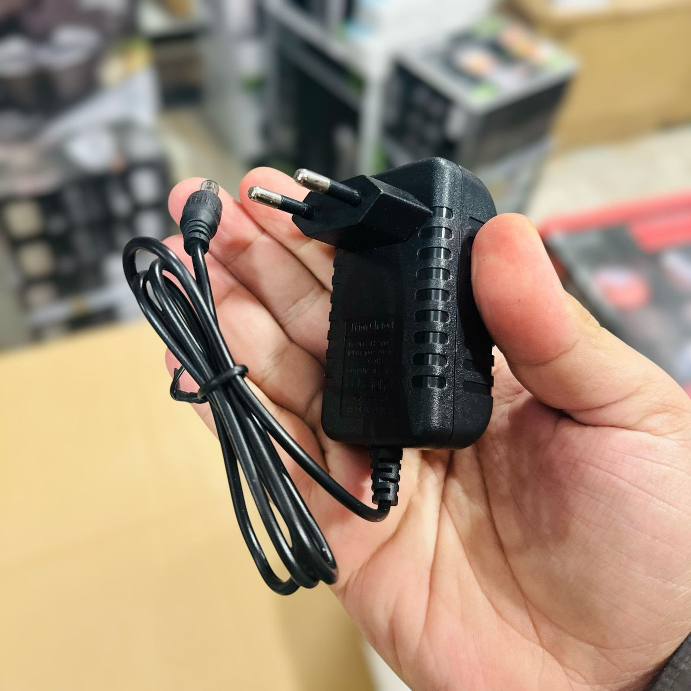 Imported Rechargeable Handheld Mini Electric Chainsaw