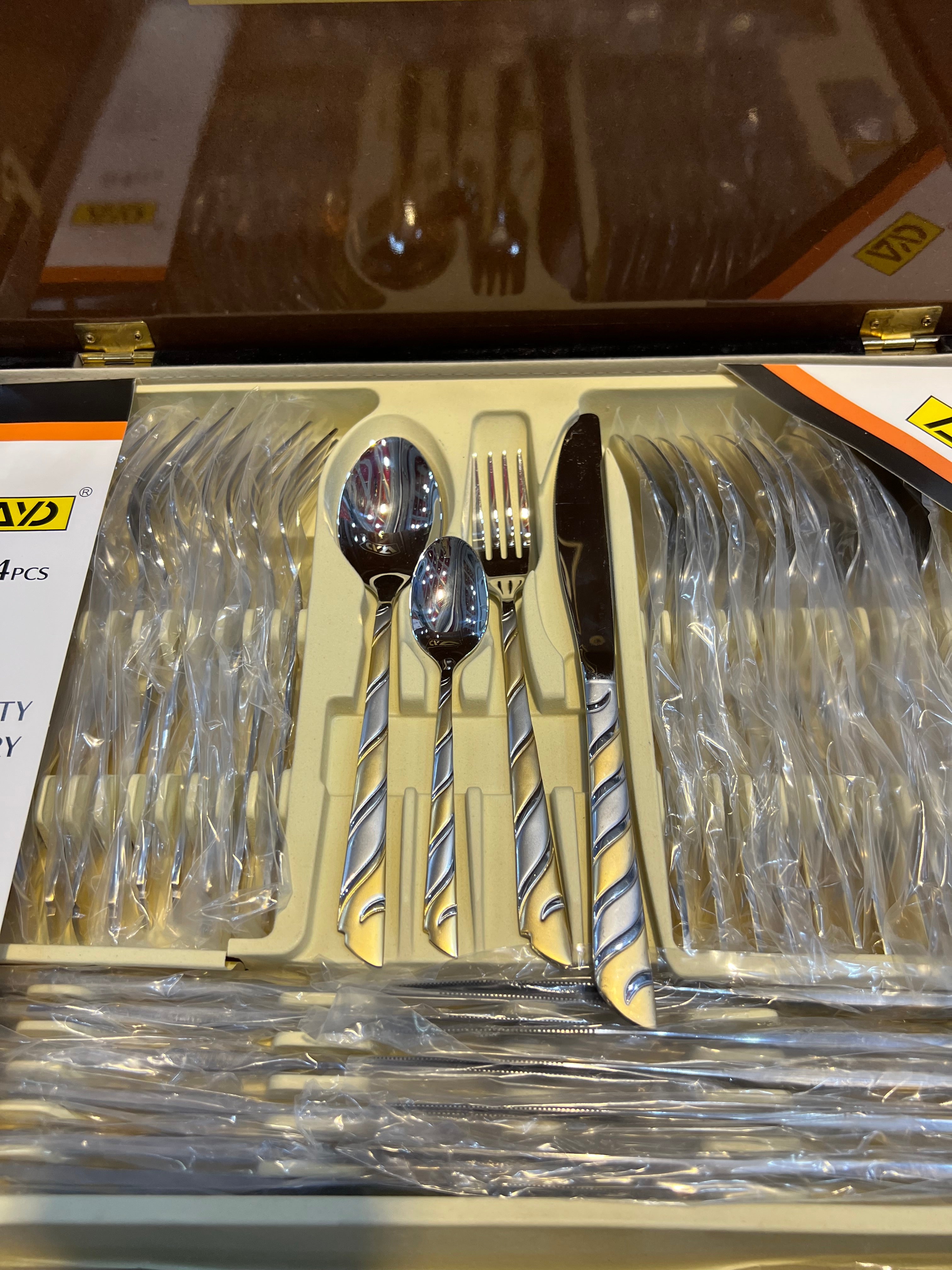 Very High Quality 84Pcs Cutlery Set