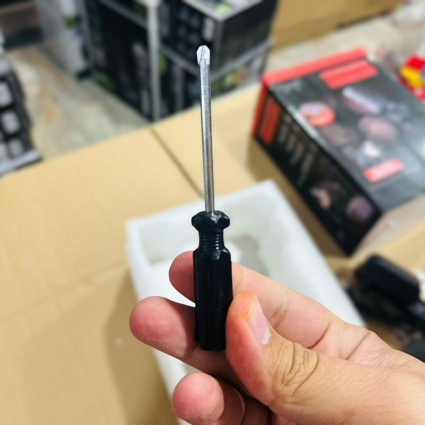 Imported Rechargeable Handheld Mini Electric Chainsaw