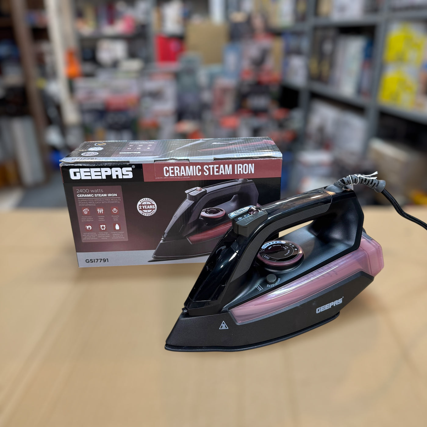 Geepas Ceramic Steam Iron - 17791